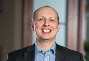 CRS24-0031_Deal-Central_Dealer-Testimonial-Headshot_Yuriy-Demidko_300x205_v1