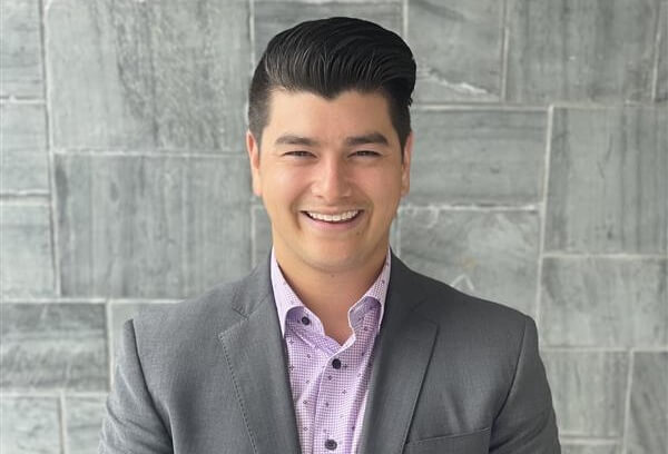 Headshot Ryan.Huang (1)