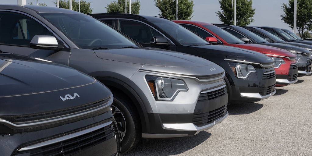 Kelley Blue Book Report: August New-Vehicle Prices Rise as 2026 Models Hit Lots, EV Sales Accelerate