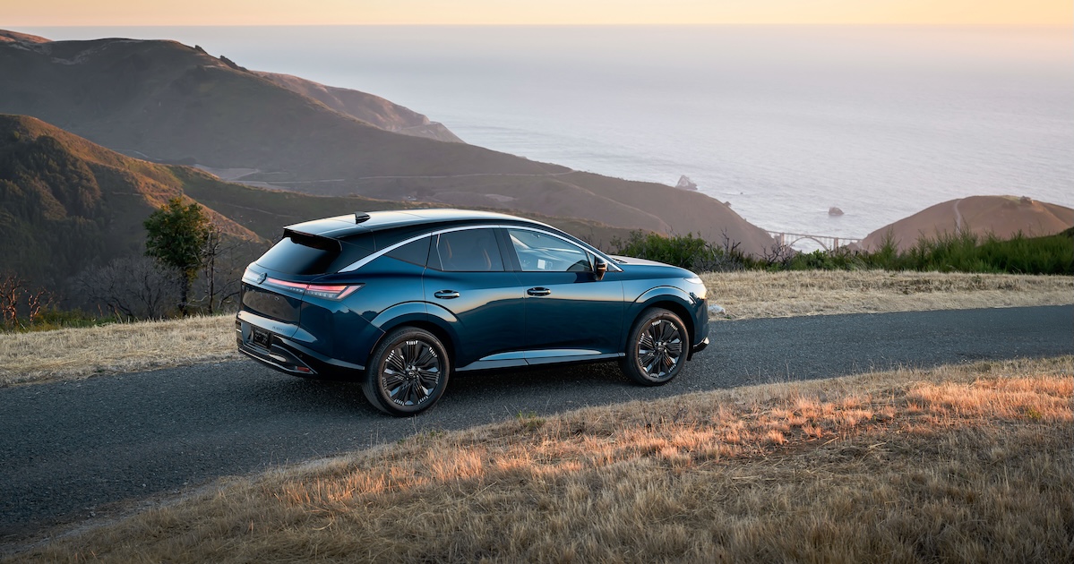 Kelley Blue Book Report: As Affluent Households Drive the Auto Market, November New-Vehicle Prices Hold Near ,000